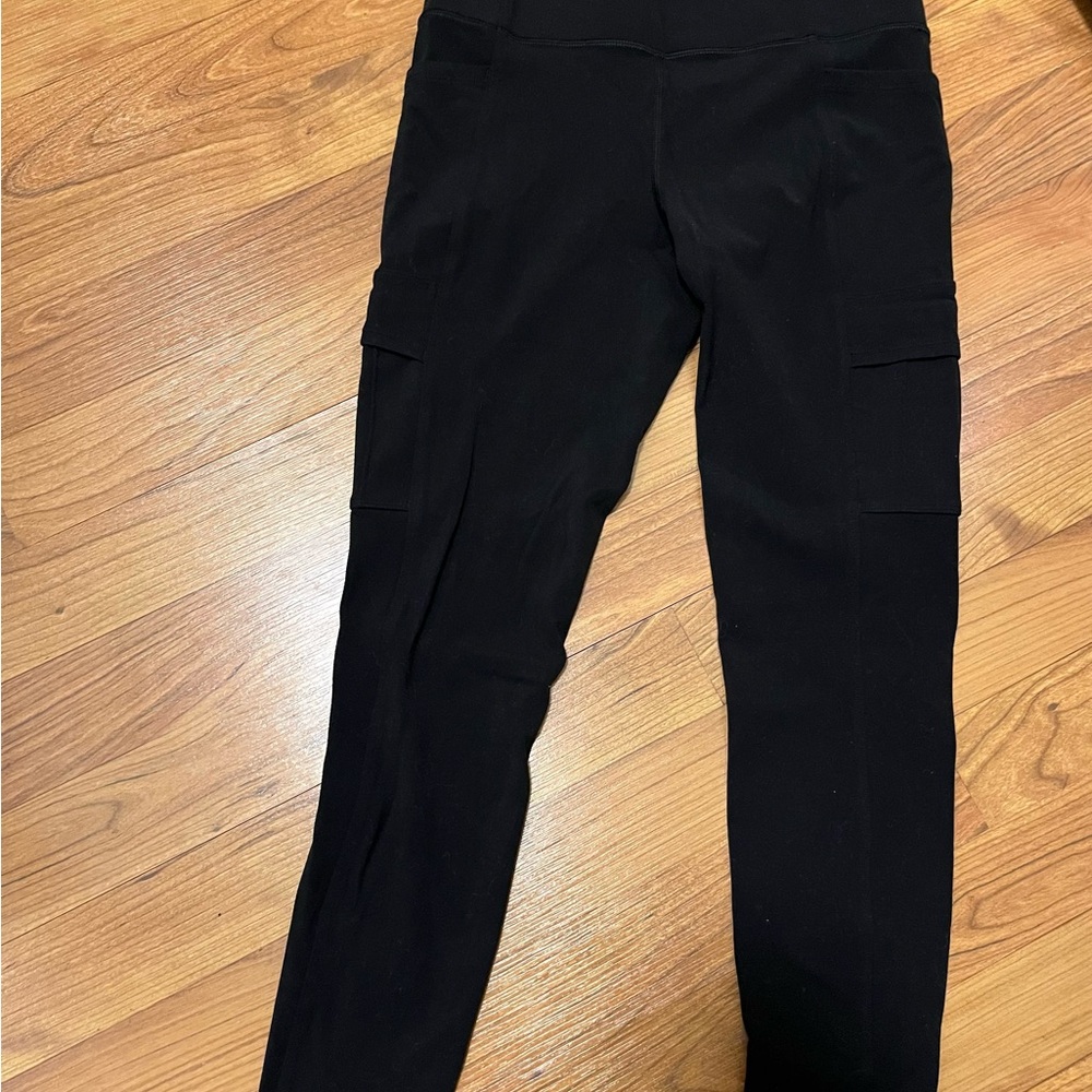 Athleta Salutation Cargo 7/8 Tight